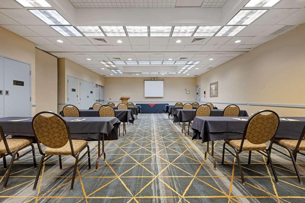 The Lux Hotel & Conference Center, Ascend Hotel Collection ウォータールー 設備 写真