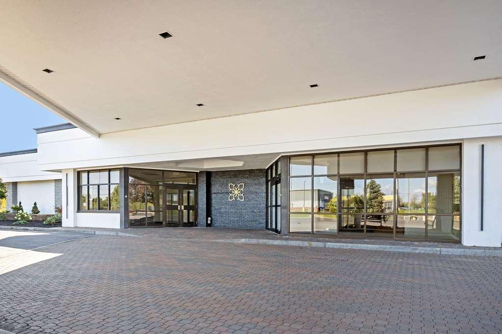 The Lux Hotel & Conference Center, Ascend Hotel Collection ウォータールー エクステリア 写真