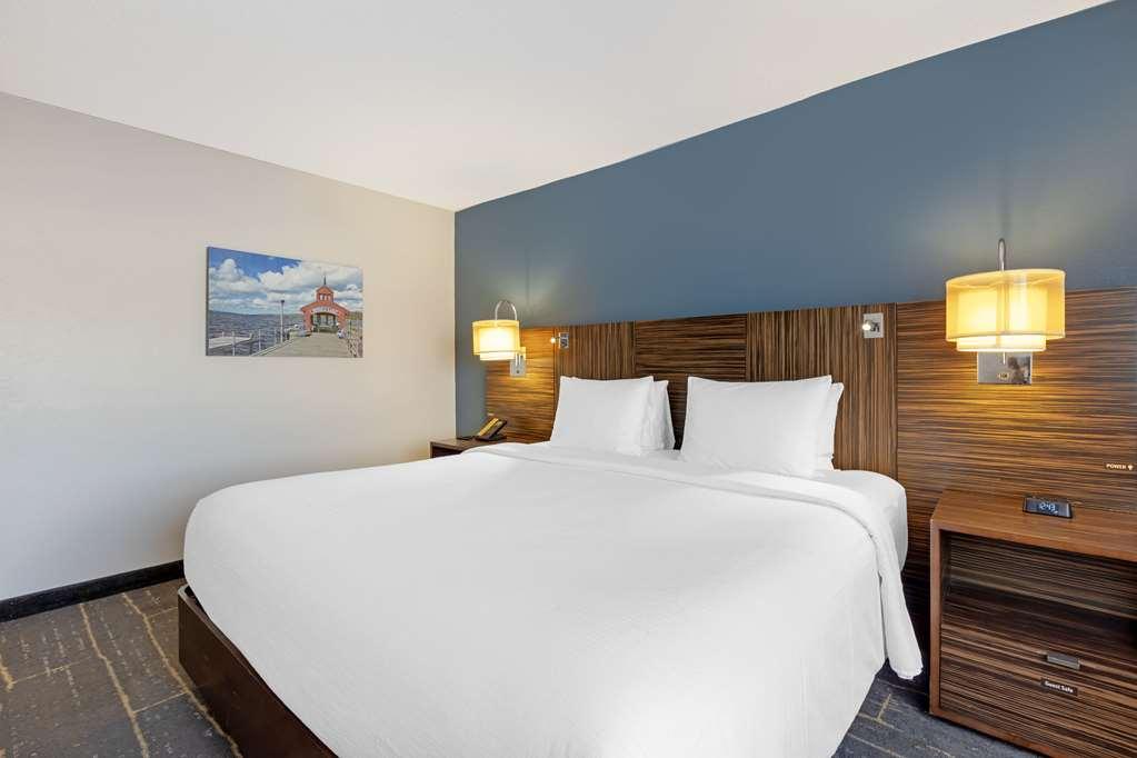 The Lux Hotel & Conference Center, Ascend Hotel Collection ウォータールー 部屋 写真